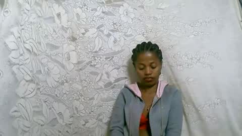 Snapshot of rosiahot1 chatting on 10.02.25 rosia online show from 10.02.25