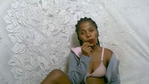 Snapshot of rosiahot1 chatting on 10.02.25 rosia online show from 10.02.25