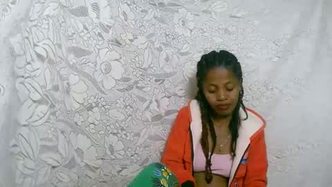 Snapshot of rosiahot1 chatting on 10.08.25 rosia online show from 10.08.25