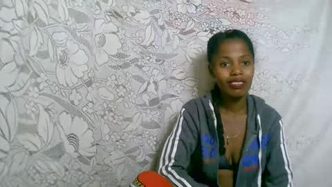 Snapshot of rosiahot1 chatting on 10.15.25 rosia online show from 10.15.25