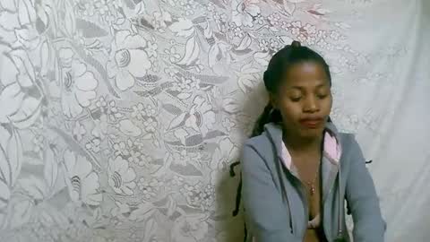 Snapshot of rosiahot1 chatting on 10.16.25 rosia online show from 10.16.25