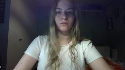 Snapshot of rosie_june chatting on 10.27.25 Rosie online show from 10.27.25