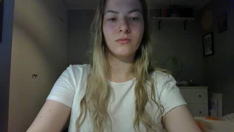 Snapshot of rosie_june chatting on 10.28.25 Rosie online show from 10.28.25