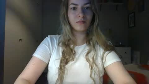 Snapshot of rosie_june chatting on 11.04.25 Rosie online show from 11.04.25