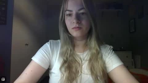 Snapshot of rosie_june chatting on 11.19.25 Rosie online show from 11.19.25