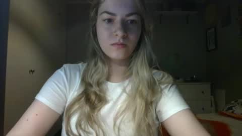 Snapshot of rosie_june chatting on 11.21.25 Rosie online show from 11.21.25