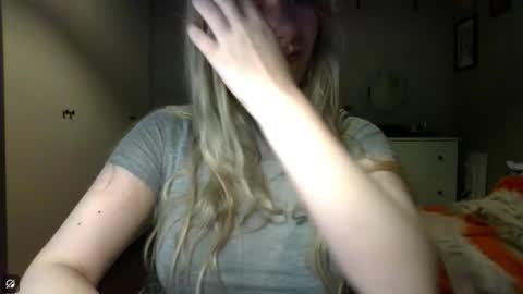 Snapshot of rosie_june chatting on 12.16.25 Rosie online show from 12.16.25