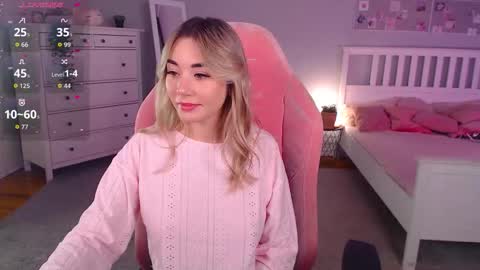 Snapshot of rosie_mac chatting on 11.06.25 Rosie online show from 11.06.25