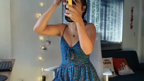 Ross BakerHot online show from 12.20.24