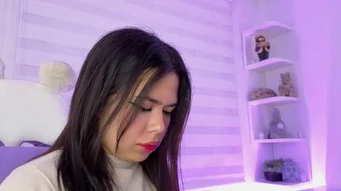 Snapshot of rosse_amyy chatting on 05.10.26 online show from 05.10.26