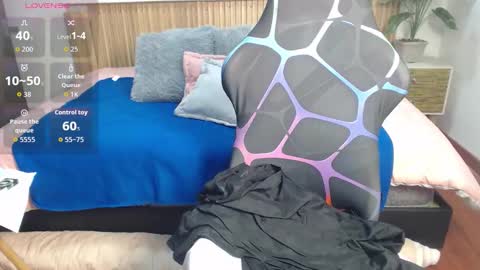 Snapshot of rosse_meyer chatting on 10.26.25 MY NAME IS ROSSE online show from 10.26.25