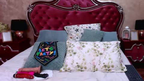 Snapshot of rossecougar_x chatting on 02.28.25 Rosse Cougar online show from 02.28.25