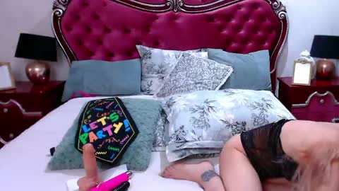 Snapshot of rossecougar_x chatting on 03.08.26 Rosse Cougar online show from 03.08.26