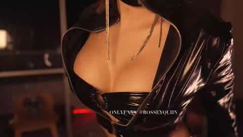 Snapshot of rosseyquiin chatting on 01.17.26 Rossey online show from 01.17.26