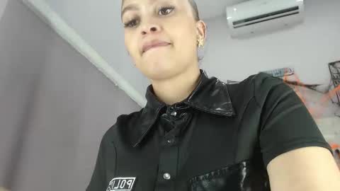 Snapshot of rossi_baker chatting on 10.31.25 Rossi online show from 10.31.25