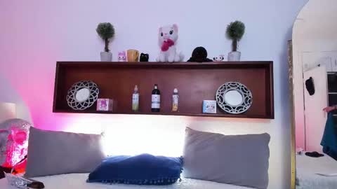 Snapshot of rossiie_hunt_ chatting on 02.04.26 rossiie_hunt_ online show from 02.04.26