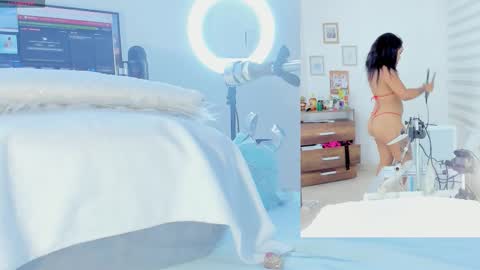 Snapshot of rosy_emely_ chatting on 11.02.25 rosy_emely_ online show from 11.02.25