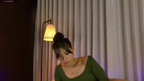 Snapshot of rouse_leon chatting on 10.05.25 Rouse leon online show from 10.05.25