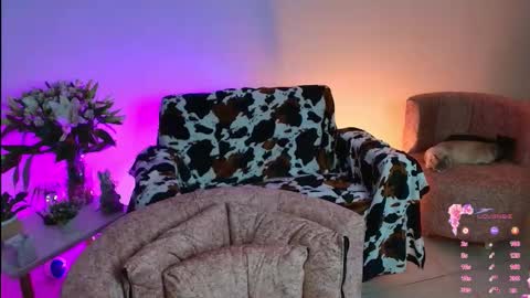 Snapshot of rousee_v chatting on 02.10.26 Rousee online show from 02.10.26