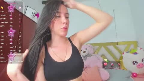 Snapshot of rousee_yarelds chatting on 09.24.25 rousee_yarelds online show from 09.24.25