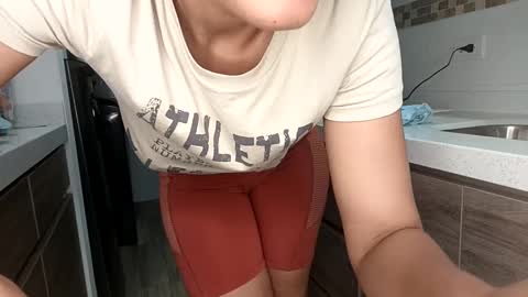 Snapshot of rouss_henao chatting on 03.04.25 Rouss marie henao online show from 03.04.25