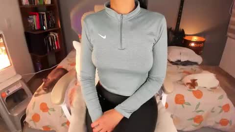 Snapshot of rouss_henao chatting on 09.25.25 Rouss marie henao online show from 09.25.25