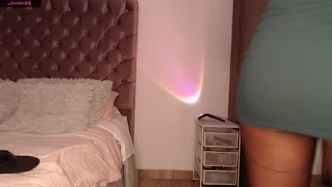 Snapshot of rouss_henao chatting on 11.13.25 Rouss marie henao online show from 11.13.25