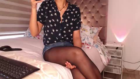 Snapshot of rouss_henao chatting on 11.30.25 Rouss marie henao online show from 11.30.25