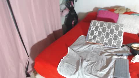 Snapshot of rousse_ellise1 chatting on 09.19.25 rousse online show from 09.19.25