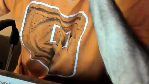 Snapshot of routi chatting on 10.12.25 routi97 online show from 10.12.25