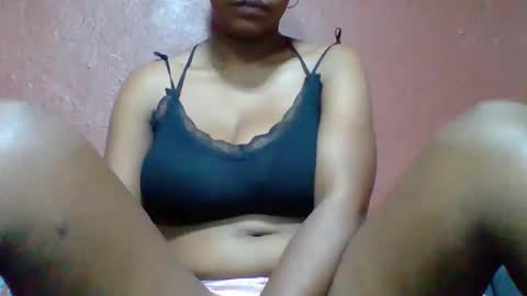 rovaelyah online show from 10.11.25