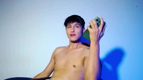 Snapshot of rowanboy23 chatting on 11.09.25 rowanboy23 online show from 11.09.25