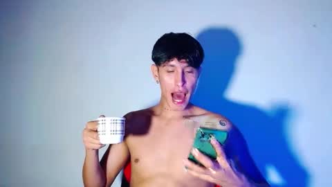 Snapshot of rowanboy23 chatting on 11.26.25 rowanboy23 online show from 11.26.25