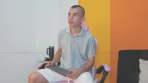 Rowan online show from 05.05.26