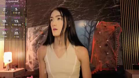 roxana_scottt online show from 10.18.25