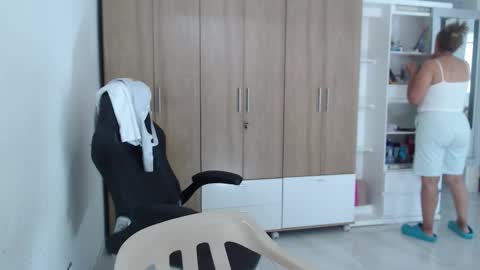 Snapshot of roxanalove7 chatting on 11.22.25 Roxana online show from 11.22.25