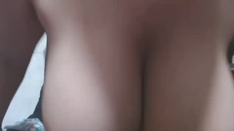 Snapshot of roxanbahottt chatting on 12.14.24 roxxy online show from 12.14.24