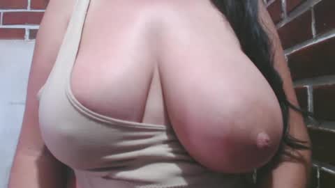 Snapshot of roxanbahottt chatting on 01.17.25 roxxy online show from 01.17.25