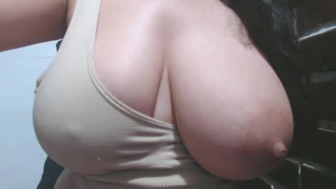 Snapshot of roxanbahottt chatting on 02.15.25 roxxy online show from 02.15.25