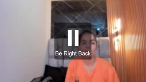 Snapshot of roxanne_dl chatting on 09.17.25 Roxanna online show from 09.17.25