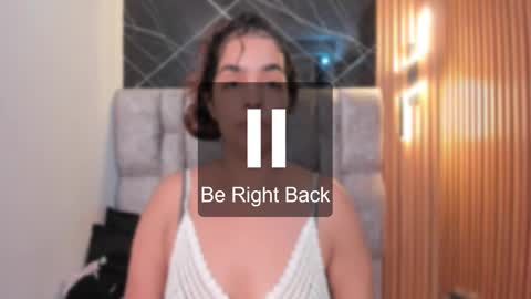 Snapshot of roxanne_dl chatting on 09.19.25 Roxanna online show from 09.19.25