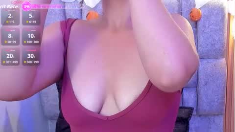 Snapshot of roxanne_dl chatting on 10.13.25 Roxanna online show from 10.13.25