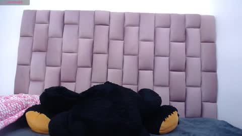 Snapshot of roxannehott chatting on 02.11.26 ross brown online show from 02.11.26