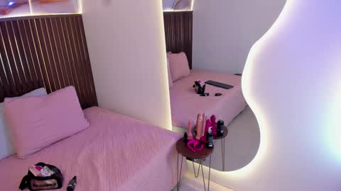 Roxie  online show from 10.30.25