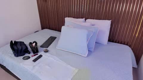 Roxie  online show from 12.02.25