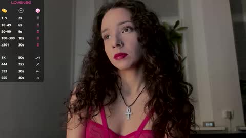 Snapshot of roxieflexie chatting on 12.18.25 Roxie online show from 12.18.25