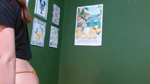 Snapshot of roxiehood chatting on 11.16.25 Roxie online show from 11.16.25