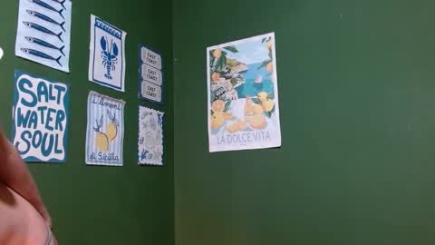 Snapshot of roxiehood chatting on 11.21.25 Roxie online show from 11.21.25