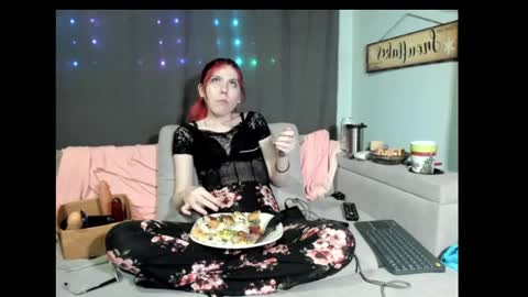 roxihazeleyes online show from 02.12.25