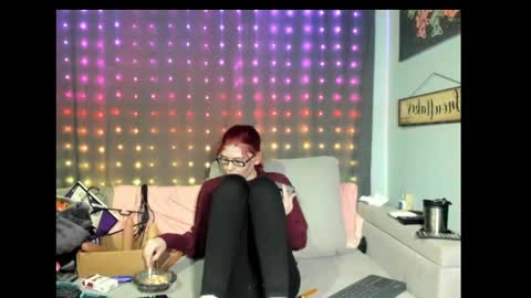 roxihazeleyes online show from 02.25.25